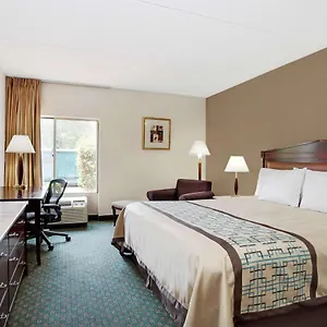 https://days-inn-newport-news-oyster-point-at-city-center.williamsburghotelsusa.com